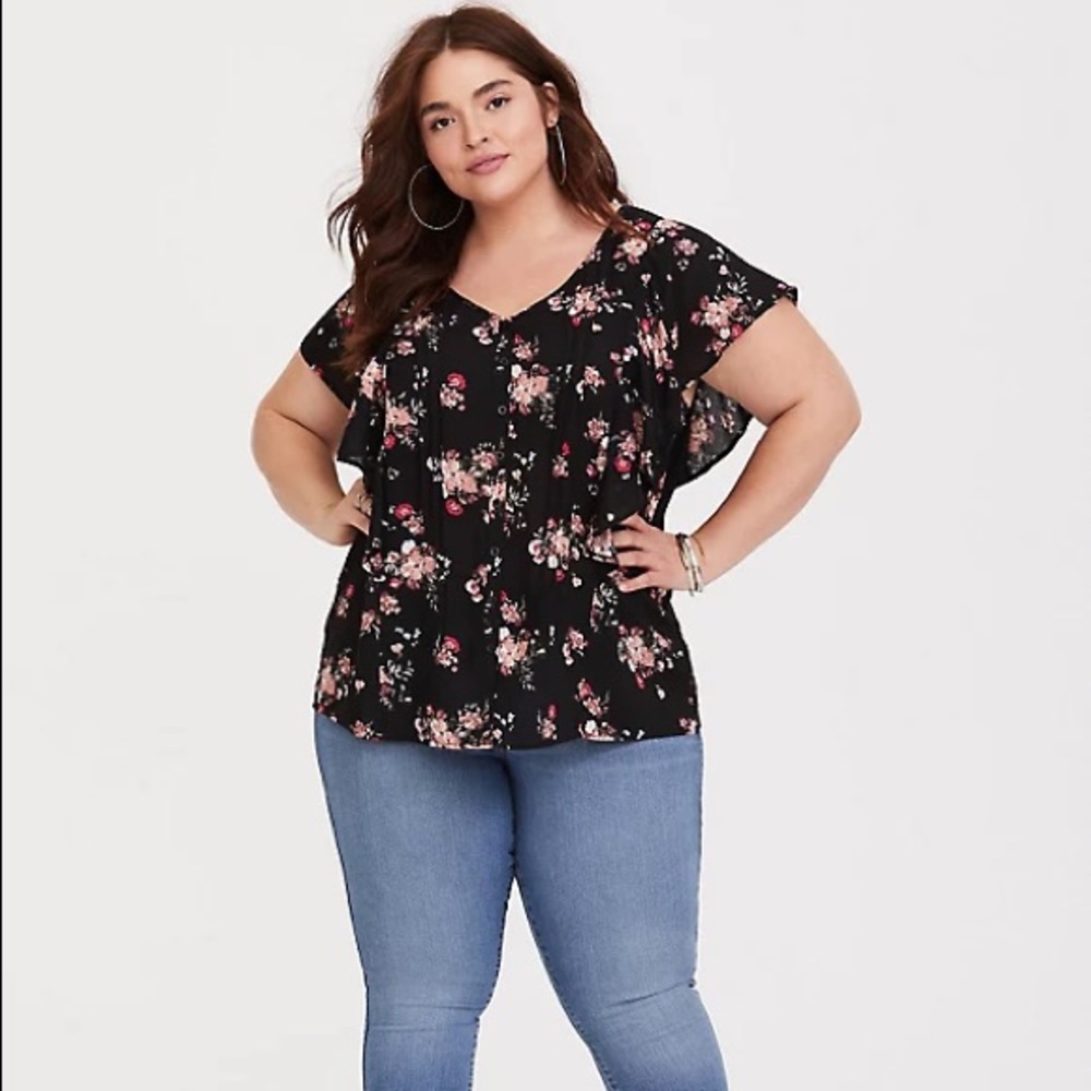 Torrid pin tuck button floral Vneck top blouse 2